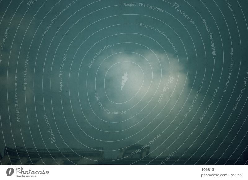 Fotonummer 114504 Himmel Wolken Haus Fenster Dach ästhetisch dunkel verrückt blau grün türkis Gefühle Stimmung träumen geheimnisvoll unheimlich mystisch unklar