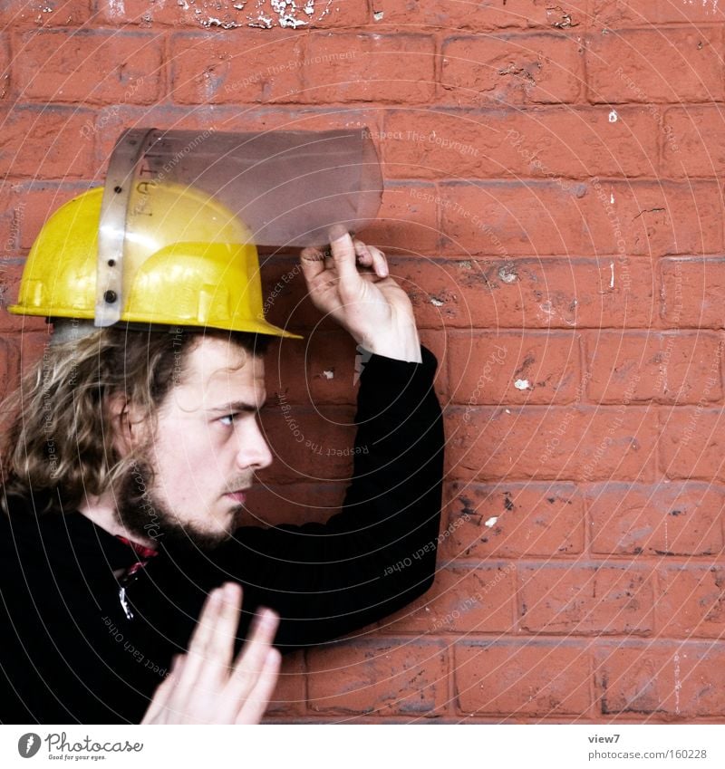 Arbeiter Arbeit & Erwerbstätigkeit Helm Fabrik gestikulieren Industriefotografie Mann Kerl Mitarbeiter Silhouette Profil Hand Zeichen Gesichtsausdruck Schutz