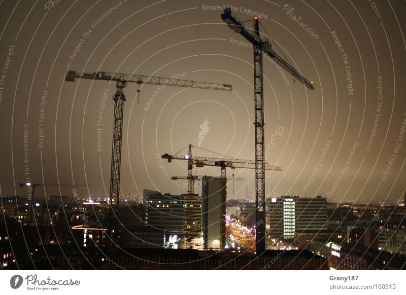 Hanse Hamburg Krane View Farbfoto Außenaufnahme Licht Langzeitbelichtung Panorama (Aussicht) Haus Baustelle Stadt Skyline Hochhaus Verkehr bauen Coolness groß