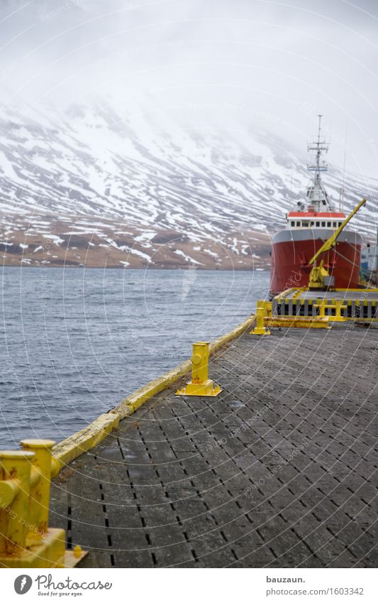 HAFEN. Ferien & Urlaub & Reisen Tourismus Ausflug Abenteuer Ferne Freiheit Winter Umwelt Natur Landschaft Wolken Nebel Eis Frost Schnee Berge u. Gebirge Küste