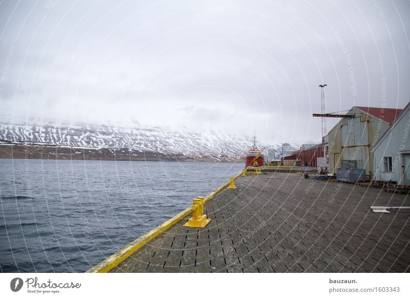 hafen. Ferien & Urlaub & Reisen Ausflug Kreuzfahrt Winter Umwelt Natur Landschaft Wasser Himmel Wolken Eis Frost Schnee Island Verkehr Schifffahrt Bootsfahrt