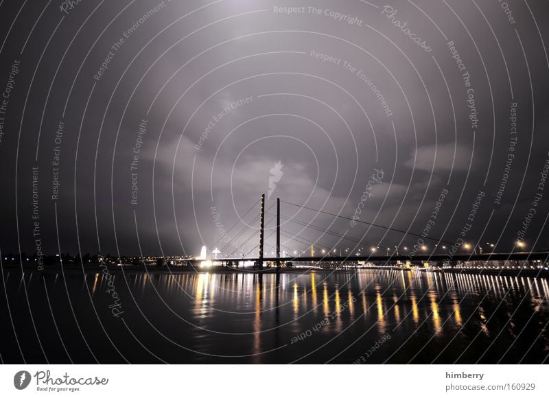 gute nacht Stimmung Atmosphäre Düsseldorf Stadt Nacht Nachtleben Fluss Brücke Beleuchtung Architektur Rhein Güterverkehr & Logistik Verkehr Himmel Licht