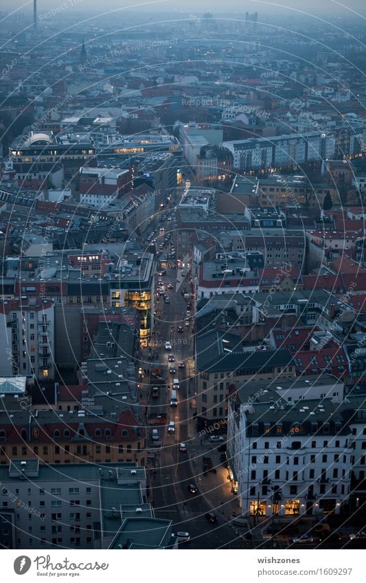 A glimpse of the city kaufen Ferien & Urlaub & Reisen Tourismus Sightseeing Städtereise Nachtleben Baustelle Business Stadt Skyline Verkehr Verkehrswege