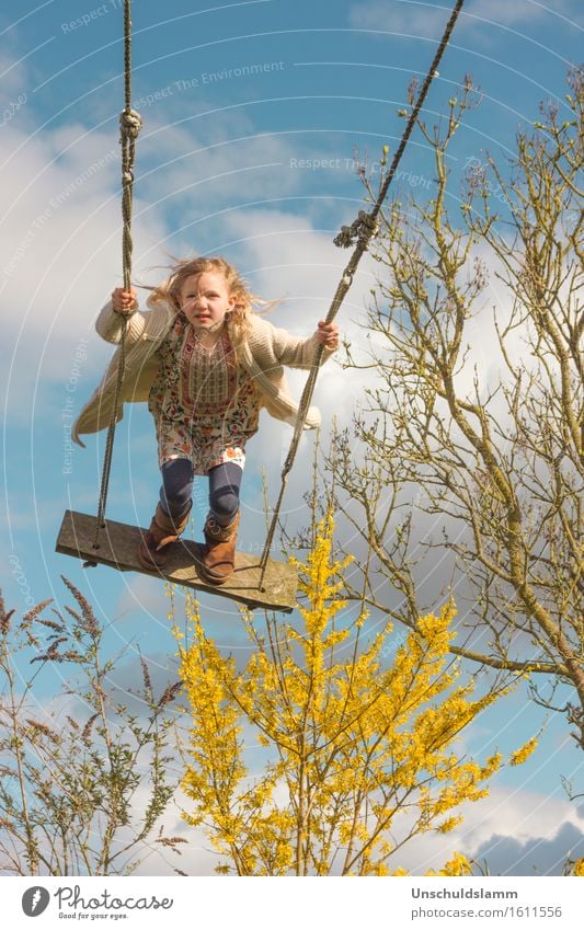 Winter kenn ich nicht.... Freizeit & Hobby Spielen Kinderspiel Mensch Mädchen Kindheit Leben 3-8 Jahre Himmel Wolken Frühling Sträucher fliegen schaukeln frech