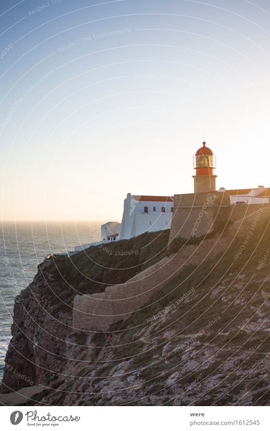 Licht aus - Spot an Ferien & Urlaub & Reisen Tourismus Meer Haus Wasser Küste Teich See Leuchtturm Gebäude Architektur Unendlichkeit Algarve Ausblick Felsküste