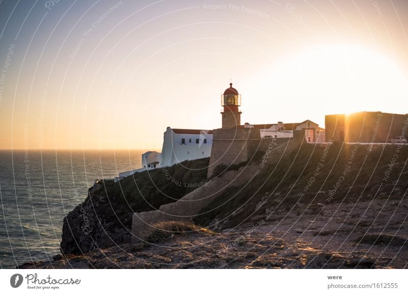 Ende eines schönen Tages am Ende der Welt. Ferien & Urlaub & Reisen Tourismus Meer Haus Wasser Küste Teich See Leuchtturm Gebäude Architektur Zufriedenheit