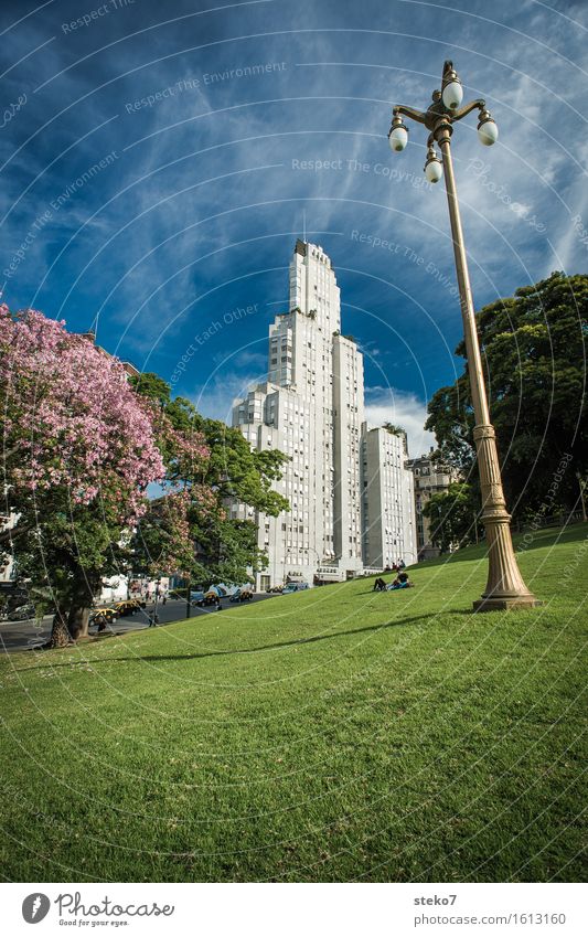 Edificio Kavanagh Buenos Aires Argentinien Hochhaus Architektur Sehenswürdigkeit außergewöhnlich hoch retro Stadt blau grün Ordnung Außenaufnahme