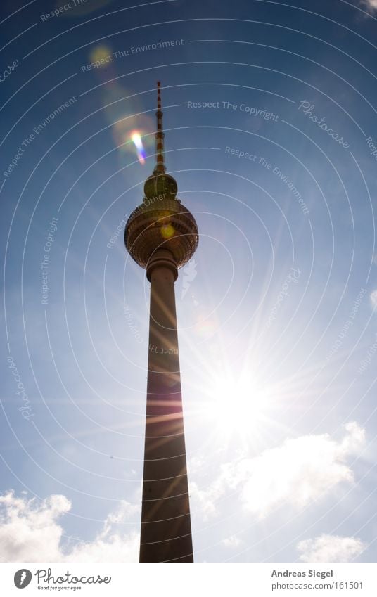 Sun is smiling... Licht Silhouette Gegenlicht Sonne Wolken Hauptstadt Sehenswürdigkeit Wahrzeichen Denkmal leuchten hell Berlin Berliner Fernsehturm