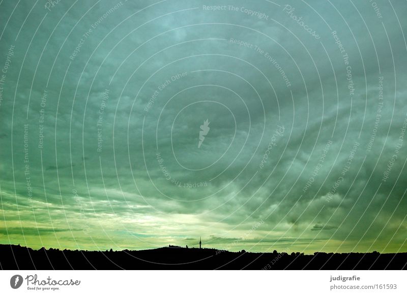 Autobahn Himmel Landschaft Ferien & Urlaub & Reisen fahren Horizont Wolken Wetter Turm unterwegs Farbe