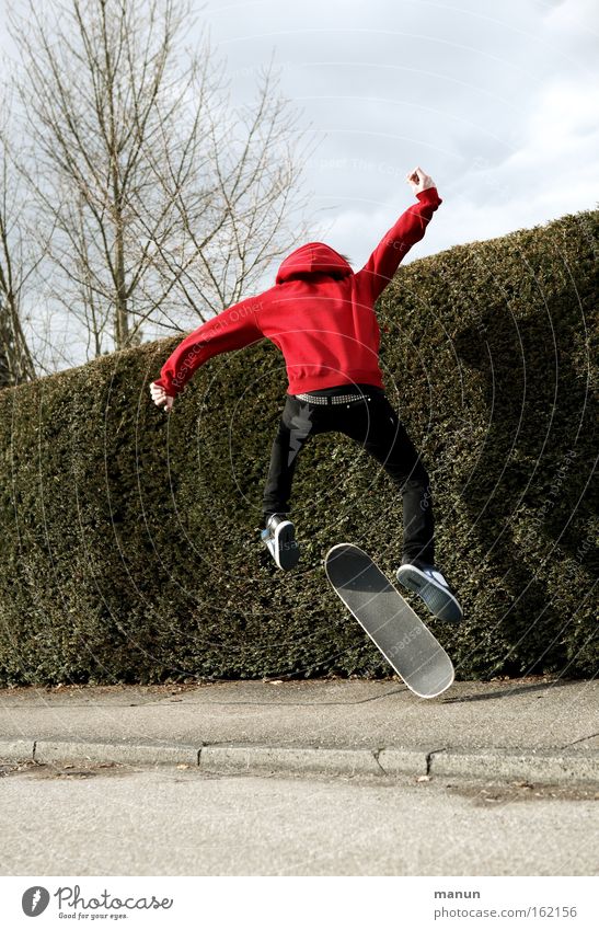 Zeitvertreib Skateboarding sportlich Bewegung Erfolg Begeisterung Freude Fitness springen Jugendliche Gesundheit Selbstvertrauen Asphalt Straße Straßenverkehr