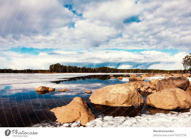 Bergsee Abenteuer wandern Natur Landschaft Urelemente Luft Wasser Himmel Wolken Frühling Sommer Klima Schönes Wetter Eis Frost Berge u. Gebirge Küste See Stein