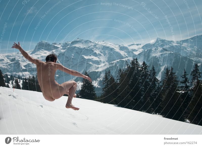 arschkalt Freude Freiheit Winter Schnee Berge u. Gebirge Gesäß Schönes Wetter Wald Alpen Berner Oberland Schneebedeckte Gipfel lenk springen Coolness Gesundheit