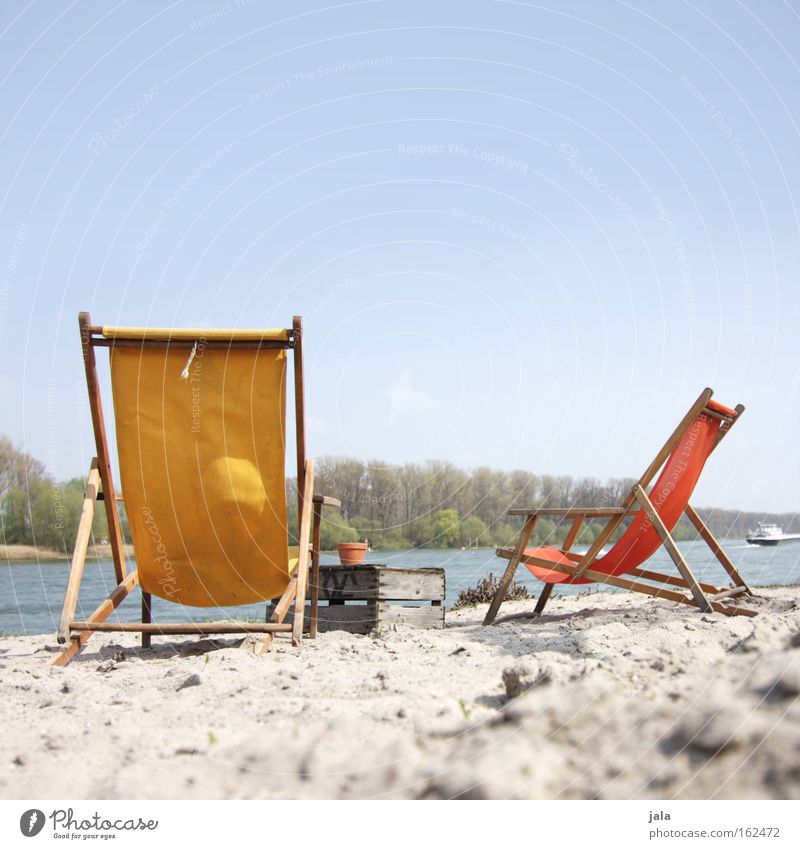 bis um halb fünf dann... Rhein Liegestuhl liegen Wasser Fluss Flussufer Ferien & Urlaub & Reisen Uferpromenade ruhig Erholung Feierabend Gastronomie