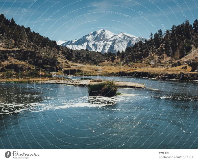 Winter or Summer? Natur Landschaft Erde Luft Wasser Himmel Wetter Schönes Wetter Wald Berge u. Gebirge Gipfel Schneebedeckte Gipfel See beobachten Erholung