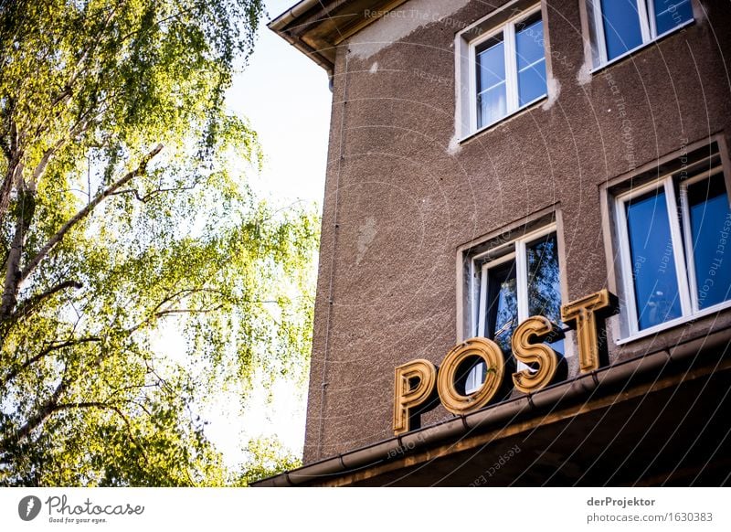 Hier ging mal die Post ab Ferien & Urlaub & Reisen Tourismus Ausflug Sightseeing Hauptstadt Stadtrand Menschenleer Haus Bauwerk Gebäude Architektur Mauer Wand