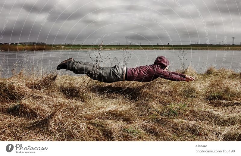 EIN GESCHENK FÜR DIE AUGEN Ferien & Urlaub & Reisen Schweben fliegen Luftverkehr springen Aktion Wiese Elbe Natur Wasser Jugendliche Funsport Wind Sturm Freude