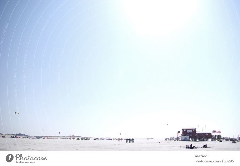 Let me take you to the beach Nordsee Strand Sonne Sand Wasser Himmel Ferne Licht Meer Beleuchtung gleißen Überbelichtung High Key