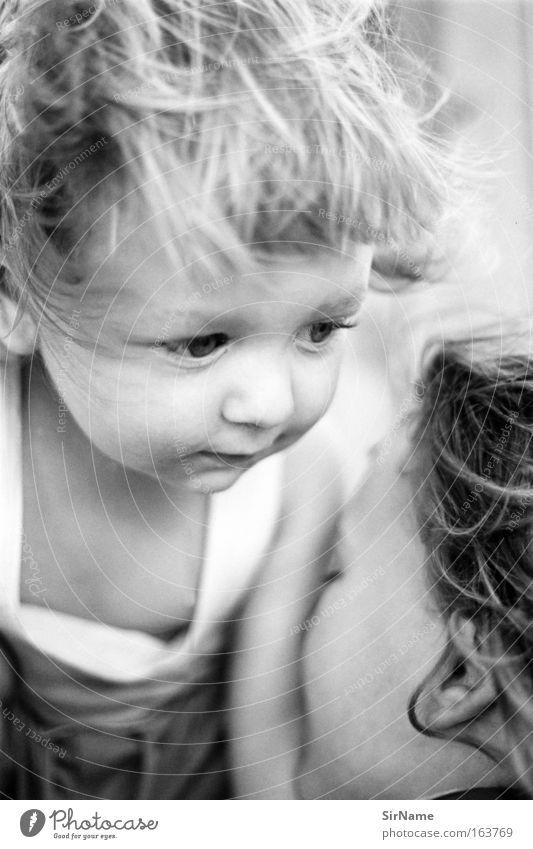 92 [brüder] Spielen Kinderspiel Kleinkind Junge Bruder Kindheit Mensch 1-3 Jahre 3-8 Jahre berühren festhalten Kommunizieren krabbeln Blick toben Umarmen