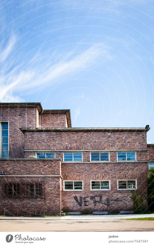 bauklötze. Schwimmen & Baden Traumhaus Sportstätten Schwimmbad Himmel Stadt Haus Bauwerk Gebäude Architektur Fassade Fenster Sehenswürdigkeit alt