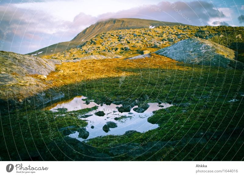 Bergleuchten Landschaft Wasser Sonnenaufgang Sonnenuntergang Felsen Berge u. Gebirge einzigartig Freiheit Perspektive Wandel & Veränderung Farbfoto mehrfarbig