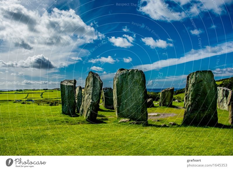 Drombeg keltischer Steinkreis an der Küste von Irland Republik Irland Kelten Landschaft mystisch Energie Religion & Glaube alt Cork drombeg stone circle Felsen