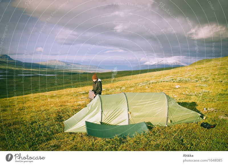 Nestbau ruhig Ferien & Urlaub & Reisen Abenteuer Wohnung einrichten Mensch feminin Leben 1 Landschaft Berge u. Gebirge Unendlichkeit grün Freiheit Idylle