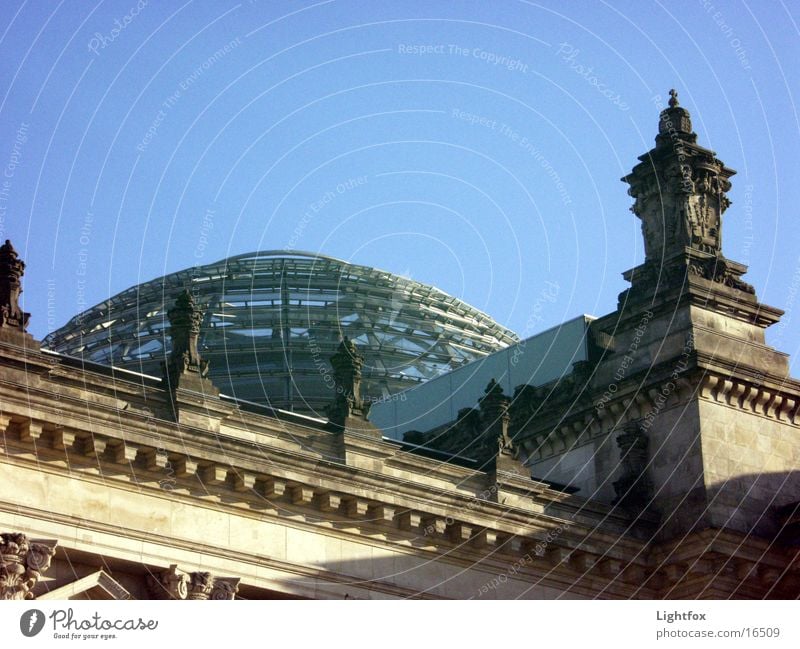 Reich Tag und Nacht Beamte Spree Bauwerk Dämmerung Wolken Gebäude Spiegel Architektur Berlin Wasser Himmel blau Deutscher Bundestag Stein orange Glas Abend