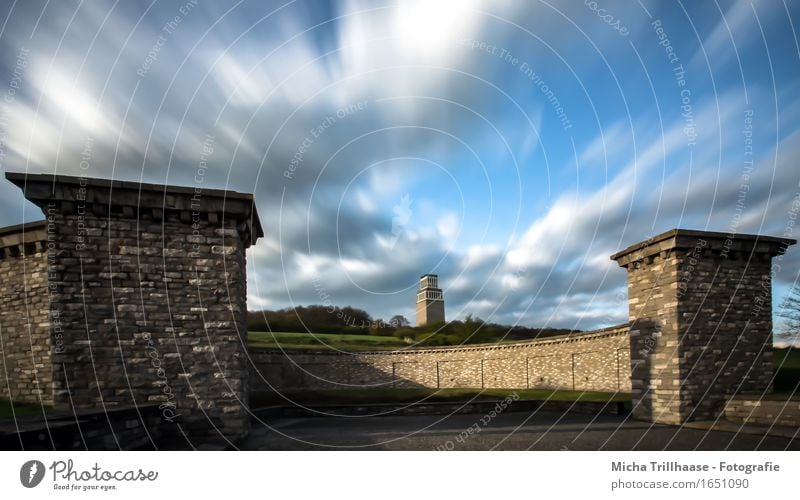 Gedenkstätte & Mahnmal KZ Buchenwald Freiheit Bildung lernen Bildungsreise Himmel Wolken Bauwerk Architektur Denkmal berühren kämpfen Blick weinen bedrohlich