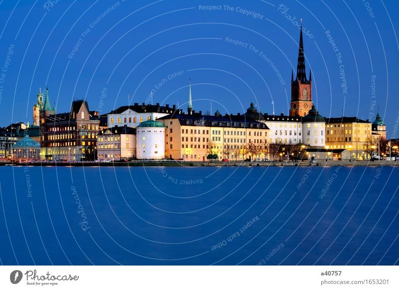 Riddarholmen Stockholm Schweden Stadt Stadtleben Städtebau nordisch Ausland Hotel See Malären Bekanntheit Berühmte Bauten Tag Fjord Kirche Skyline erbaut