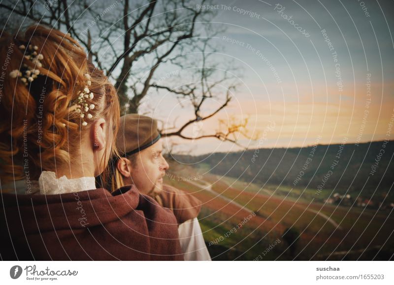 mittelalterhochzeit II Braut Bräutigam Hochzeit Mittelalter Ehe mann und frau Liebespaar Verliebtheit Haare & Frisuren Hochsteckfrisur Romantik Sonnenuntergang