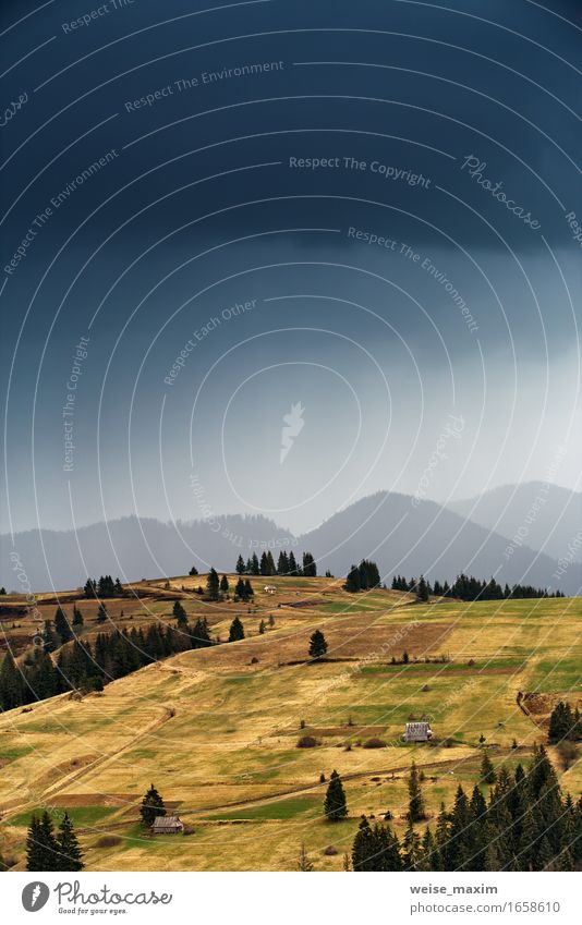 Frühlingsregen in Bergen. Donner und Wolken. exotisch schön Ferien & Urlaub & Reisen Sommer Berge u. Gebirge Haus Umwelt Natur Landschaft Wassertropfen Himmel