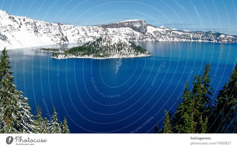 Crater Lake Nationalpark Insel Winter Schnee Berge u. Gebirge Landschaft Park Vulkan See blau Kratersee Vulkankrater Wasser Oregon Farbfoto Tag