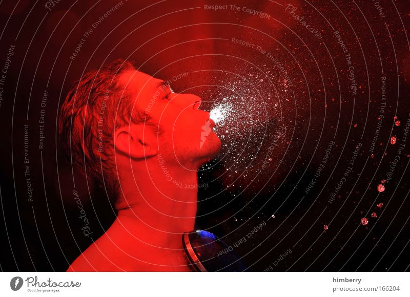 feuerlöscher Farbfoto Studioaufnahme Experiment Textfreiraum rechts Textfreiraum oben Nacht Kunstlicht Kontrast Lichterscheinung Langzeitbelichtung