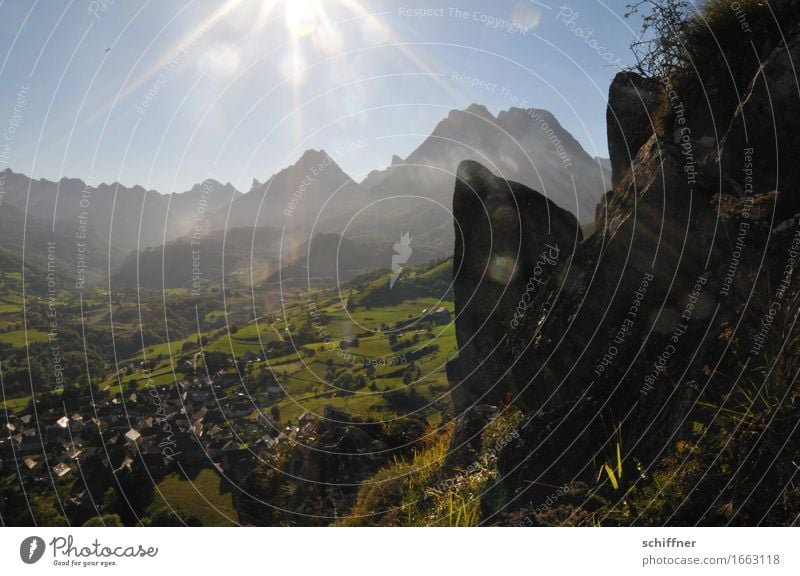 Kamma jemand die Linse putzen? Umwelt Natur Landschaft Sonne Sonnenaufgang Sonnenuntergang Sonnenlicht Sommer Schönes Wetter Gras Hügel Felsen Berge u. Gebirge