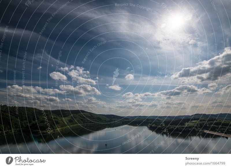 Strahlend Natur Landschaft Pflanze Luft Wasser Himmel Wolken Horizont Frühling Sommer Schönes Wetter Hügel Seeufer Biggesee Sauerland Binnenschifffahrt