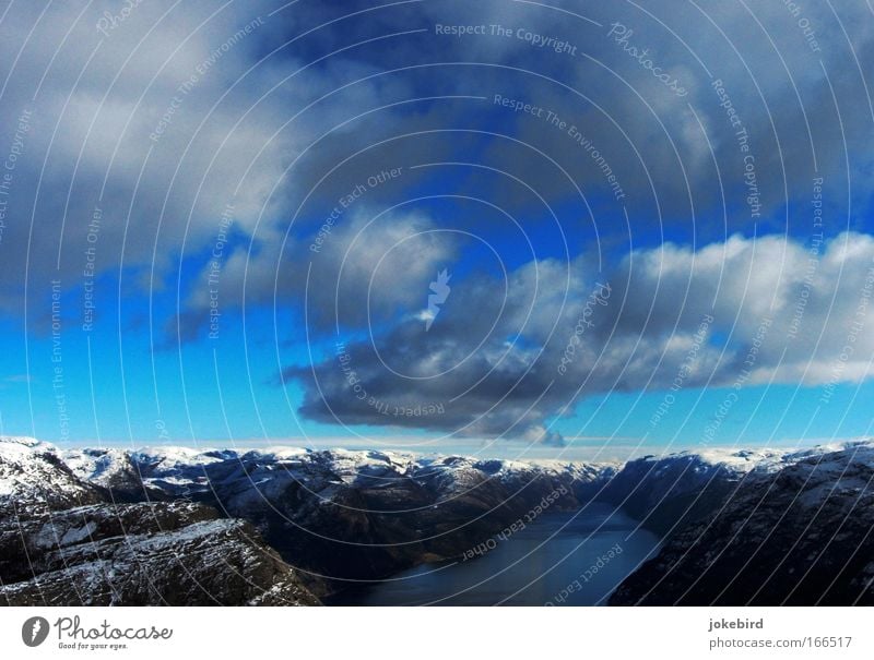 Lysefjorden i Forsand Ferien & Urlaub & Reisen Ausflug Winter Schnee wandern Landschaft Himmel Wolken Horizont Felsen Berge u. Gebirge Schneebedeckte Gipfel