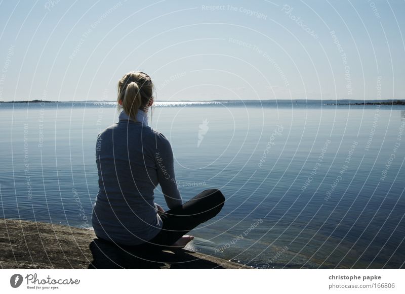 Relax Farbfoto Gedeckte Farben Textfreiraum rechts Textfreiraum oben Tag Gegenlicht Totale Blick nach hinten Ferien & Urlaub & Reisen Ferne Freiheit