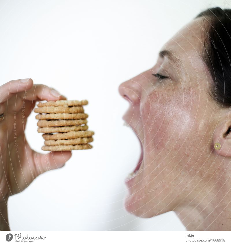 KEKSEEEEE Teigwaren Backwaren Süßwaren Keks Ernährung Essen Fingerfood Lifestyle Reichtum Frau Erwachsene Leben Gesicht Hand 1 Mensch 30-45 Jahre viele Gefühle