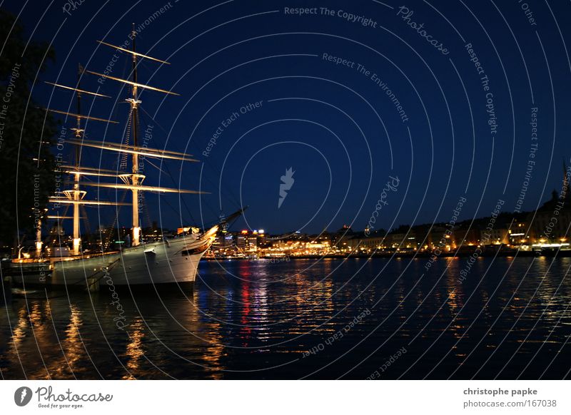 Windstille Farbfoto Gedeckte Farben Außenaufnahme Abend Nacht Reflexion & Spiegelung Ferien & Urlaub & Reisen Tourismus Sightseeing Städtereise Sommerurlaub