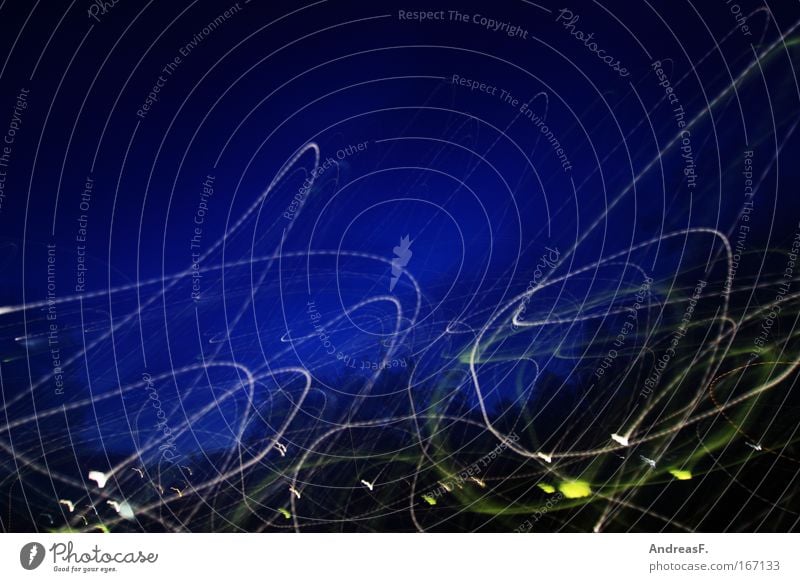 Verwackelt! Farbfoto Experiment abstrakt Nacht Nachtleben Veranstaltung clubbing leuchten blau mehrfarbig Lebensfreude Euphorie Alkoholsucht Drogensucht
