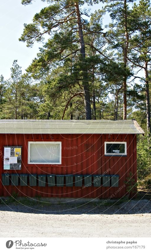 you got mail Ferien & Urlaub & Reisen Städtereise Sommerurlaub Baum Wald Schweden Dorf Stadtrand Haus Hütte Fassade Briefkasten Kommunizieren einfach Klischee