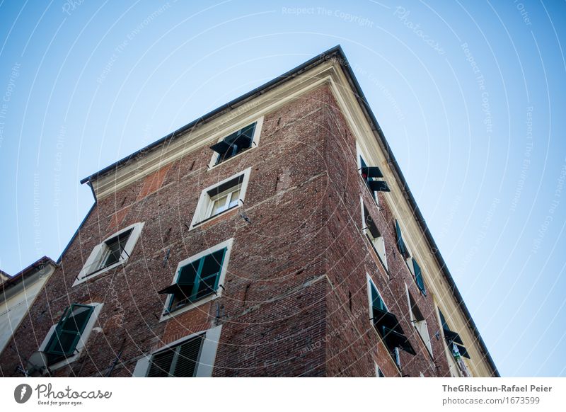 Haus Stadt blau braun grau grün schwarz Mauer Stein Backstein Fenster Genua Italien Farbfoto Außenaufnahme Menschenleer Textfreiraum links Textfreiraum rechts