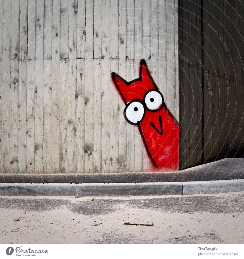 Huhu! Farbfoto Außenaufnahme Auge Ohr Stadtrand Menschenleer Bauwerk Mauer Wand Fassade Straße Tunnel Brücke Zeichen Graffiti Freundlichkeit Fröhlichkeit Glück