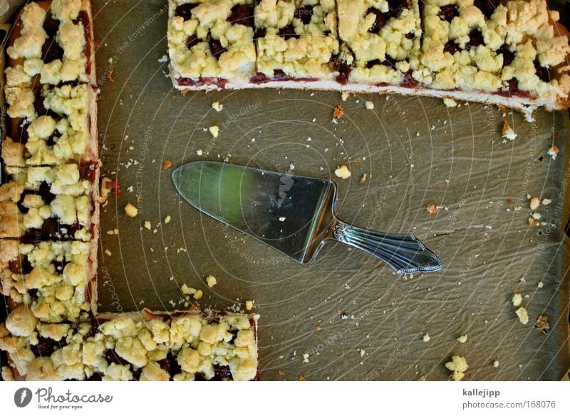 ich hab kuchen gemacht... Lebensmittel Teigwaren Backwaren Kuchen Süßwaren Ernährung Bioprodukte Besteck Veranstaltung Restaurant füttern gut lecker dünn silber