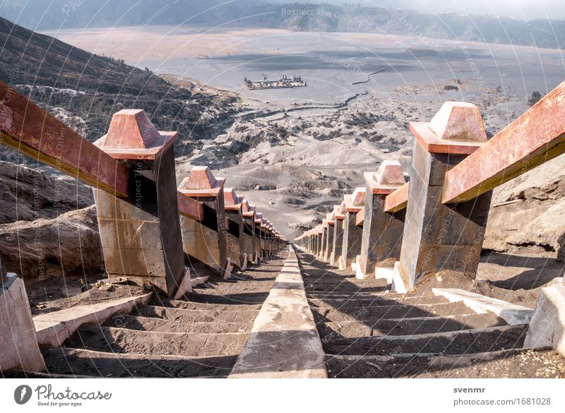 Stairway to Bromo Ferien & Urlaub & Reisen Tourismus Abenteuer Ferne Freiheit Sommer Sonne Umwelt Natur Landschaft Sand Schönes Wetter Dürre Vulkan Asien