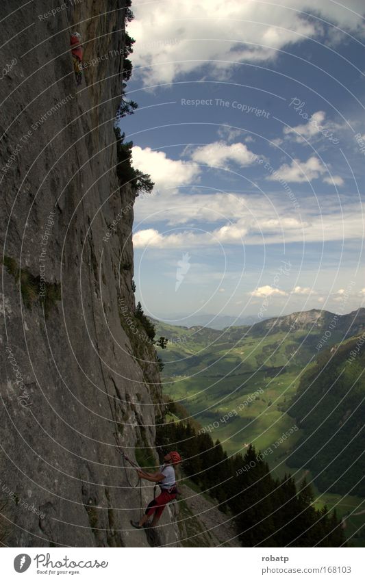 Klettern Ebenalb 01 0509 Farbfoto Außenaufnahme Tag Totale Freizeit & Hobby Berge u. Gebirge Sport Bergsteigen Seilschaft Mensch 2 Landschaft Horizont