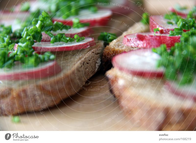 Eat this Farbfoto Nahaufnahme Detailaufnahme Menschenleer Schwache Tiefenschärfe Lebensmittel Gemüse Teigwaren Backwaren Brot Kräuter & Gewürze Abendessen