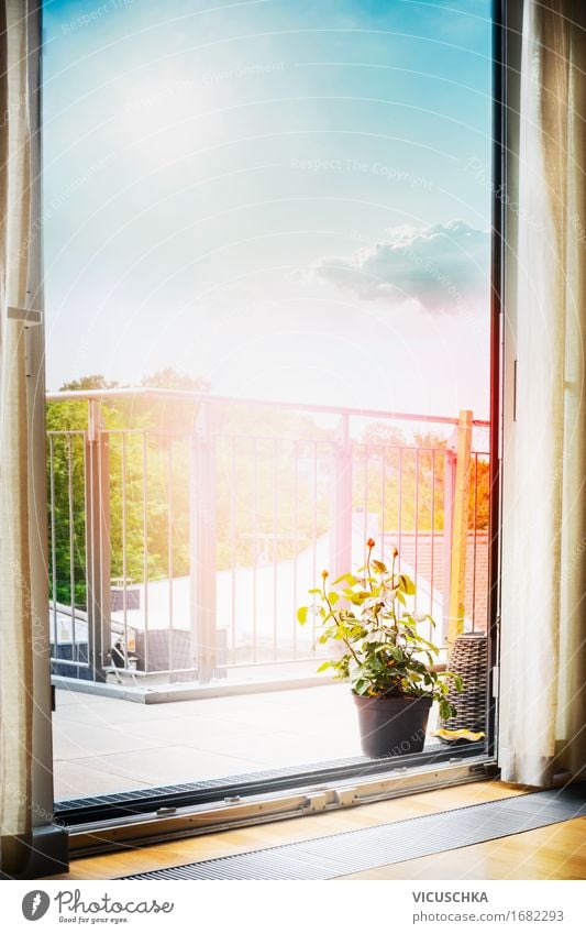 Schöner Ausblick vom Zimmer auf dem Balkon oder der Terrasse Lifestyle Reichtum Stil Design Sommer Häusliches Leben Wohnung Haus Traumhaus Natur Himmel Stadt