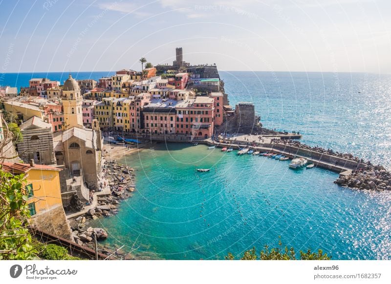 Schönes kleines Fischerdorf Vernazza in Cinque Terre / Italien exotisch Wellness Zufriedenheit Erholung ruhig Schwimmen & Baden Ferien & Urlaub & Reisen