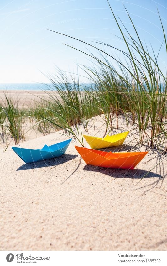 Sommerzeit Ferien & Urlaub & Reisen Tourismus Sommerurlaub Sonne Strand Meer Wolkenloser Himmel Sonnenlicht Schönes Wetter Gras Nordsee Ostsee Schifffahrt